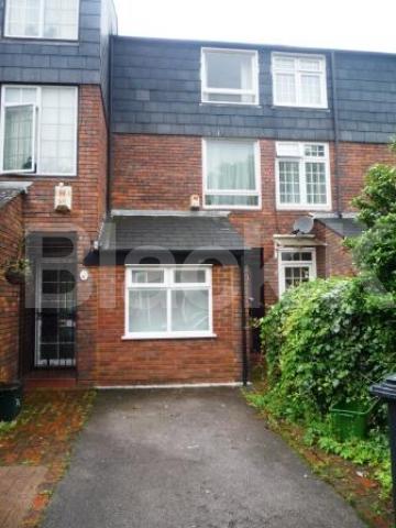 			4 Bedroom, 1 bath, 1 reception House			 Erskine Crescent, Tottenham