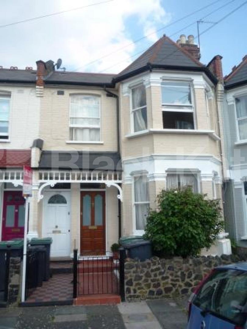			2 Bedroom, 1 bath, 1 reception Flat			 North View Road, CROUCH END