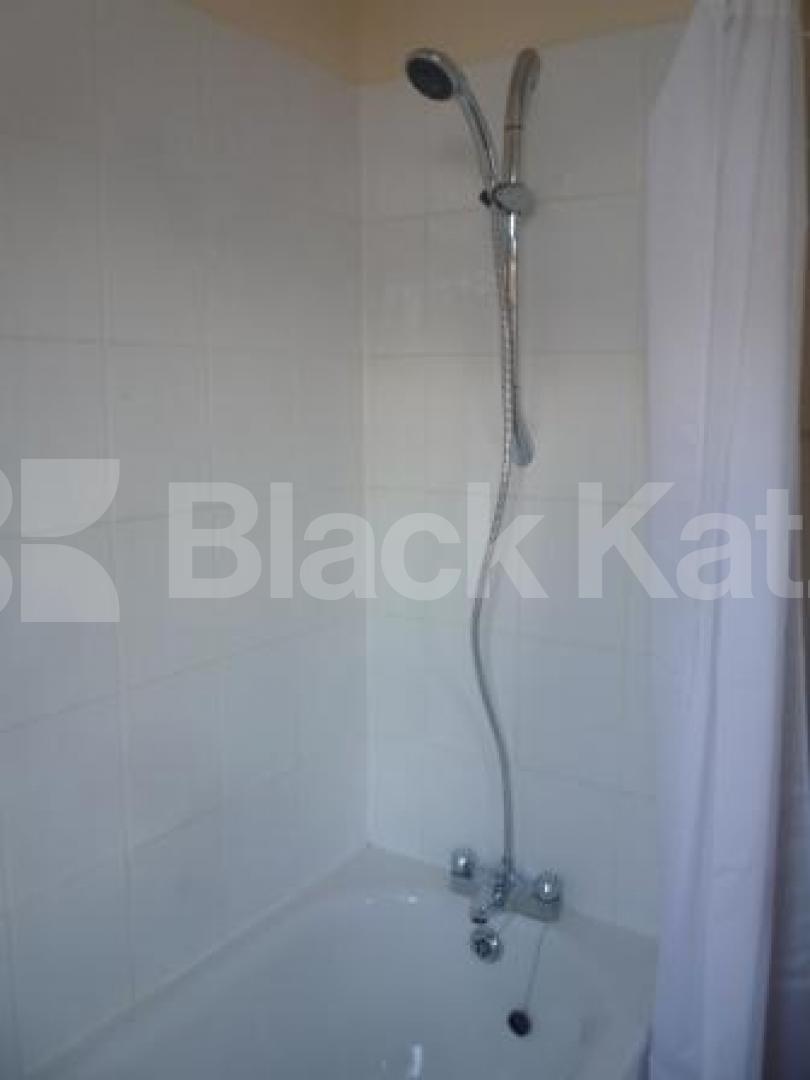 			1 Bedroom, 1 bath, 1 reception Ground Floor Flat			 Bounds Green Road, Bounds Green