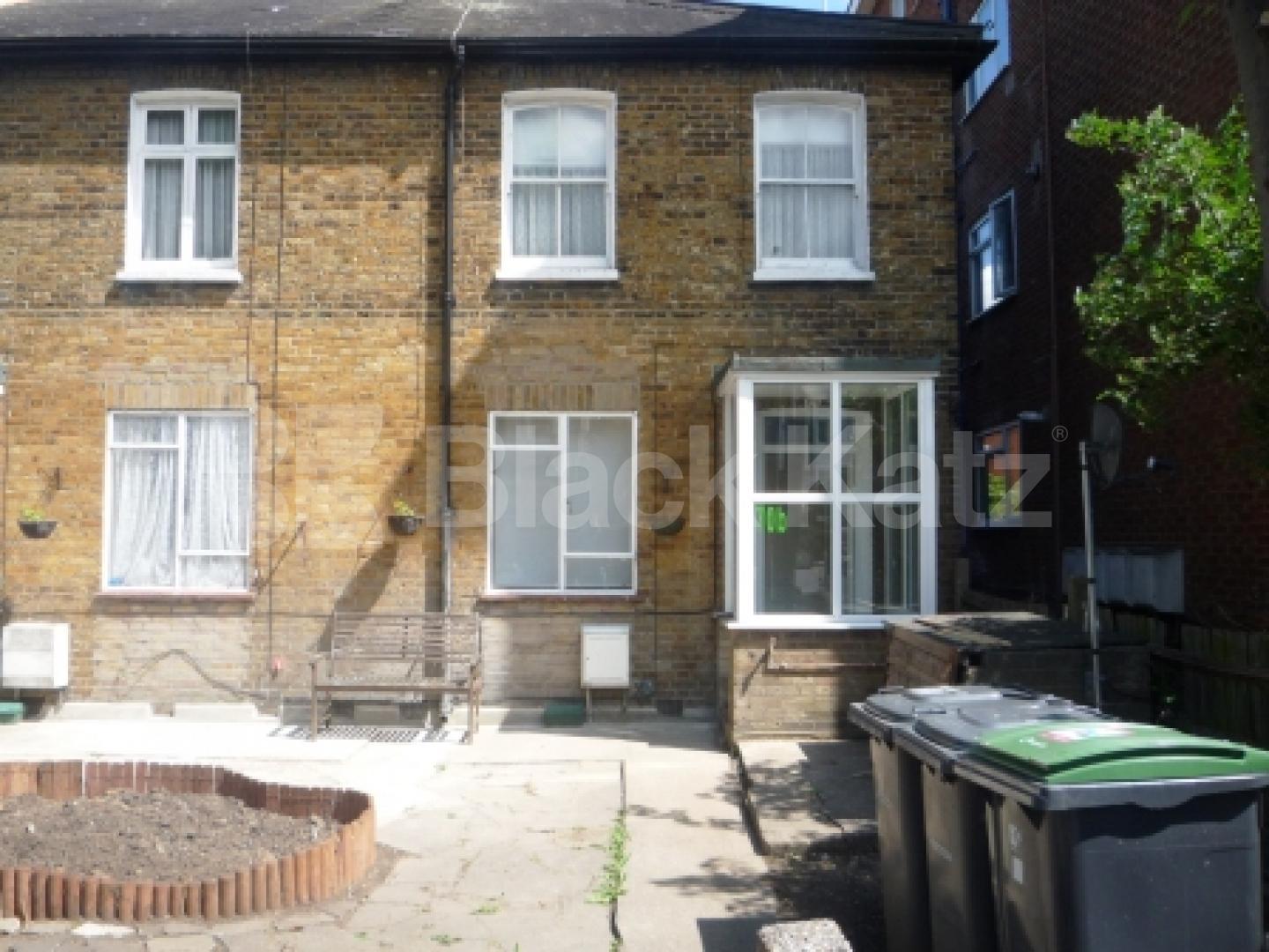 			1 Bedroom, 1 bath, 1 reception Ground Floor Flat			 Bounds Green Road, Bounds Green