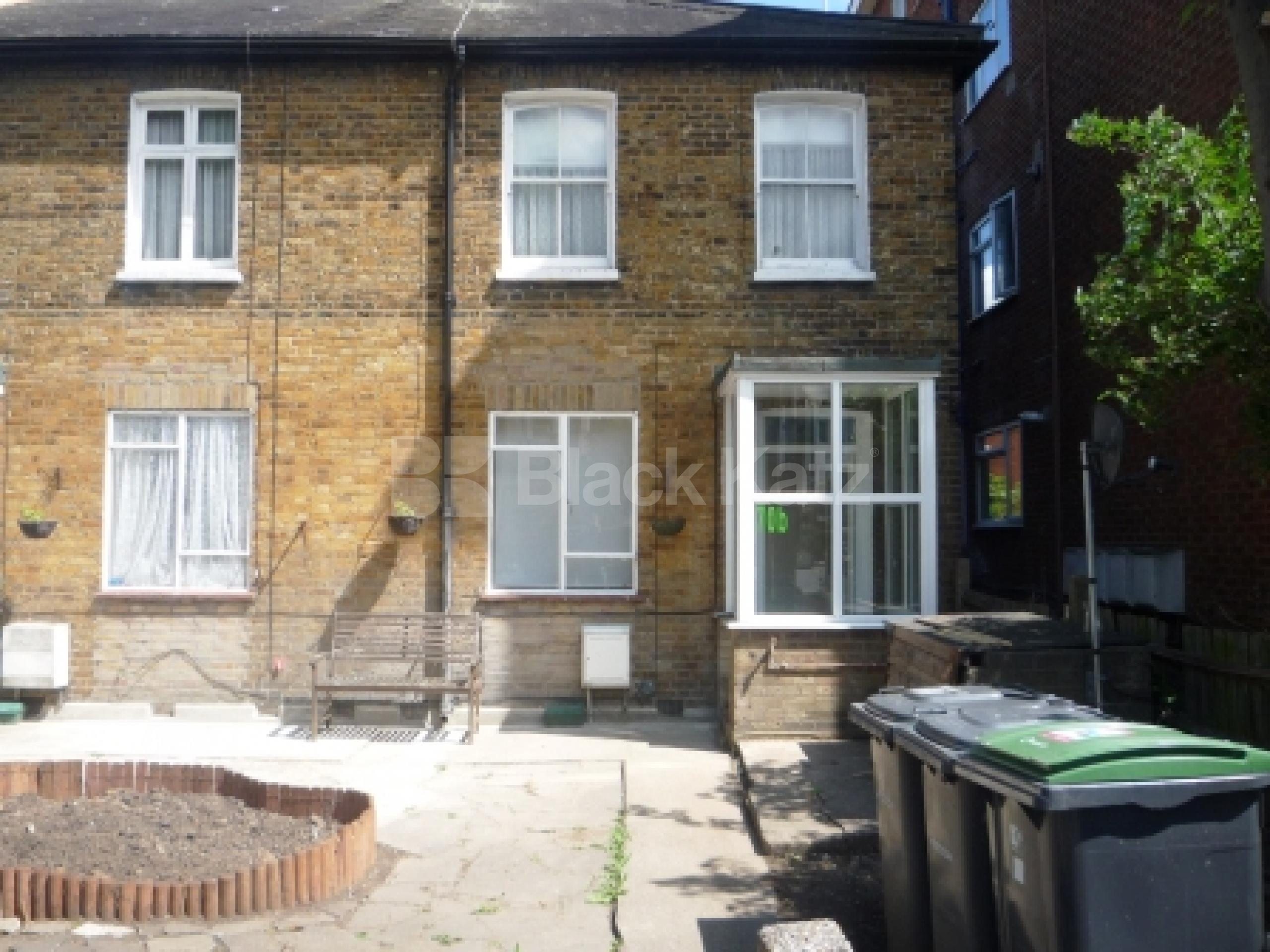 			1 Bedroom, 1 bath, 1 reception Ground Floor Flat			 Bounds Green Road, Bounds Green N11