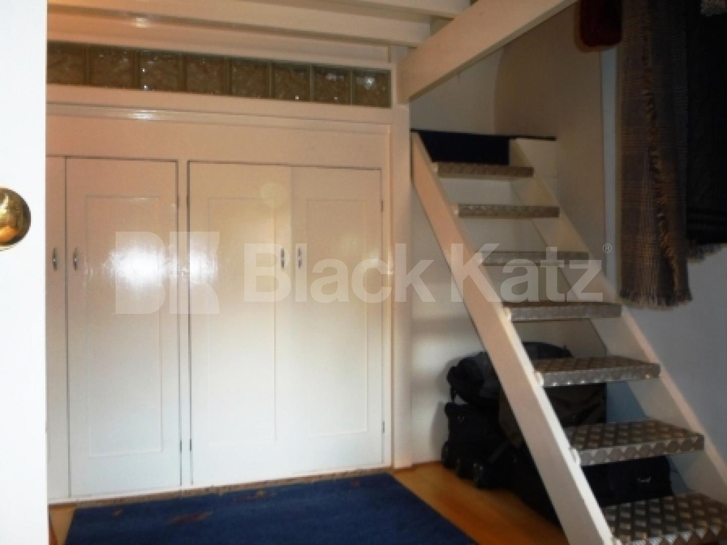 			2 Bedroom, 1 bath, 1 reception Flat			 Hillside Gardens, Highgate