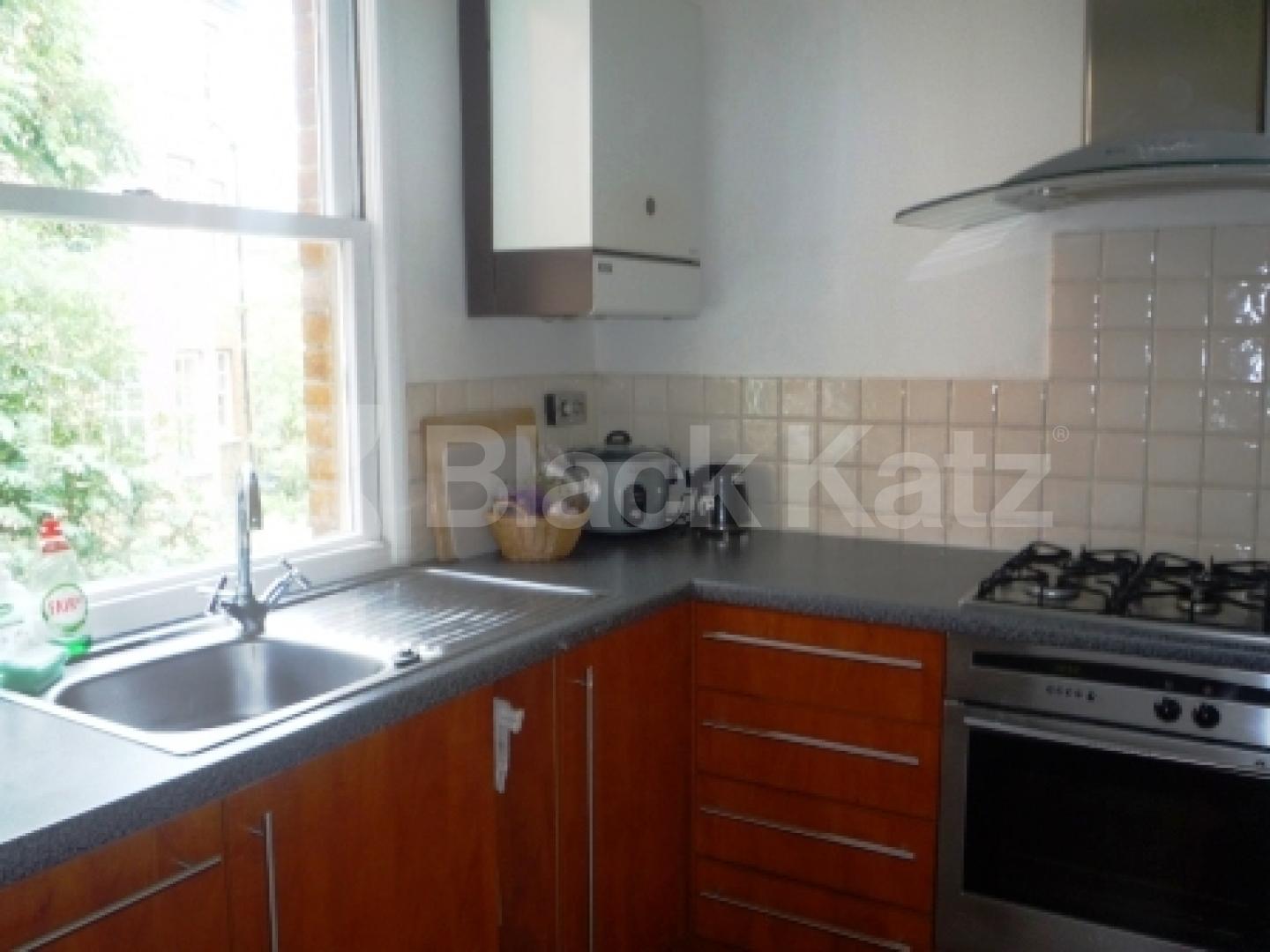 			2 Bedroom, 1 bath, 1 reception Flat			 Hillside Gardens, Highgate