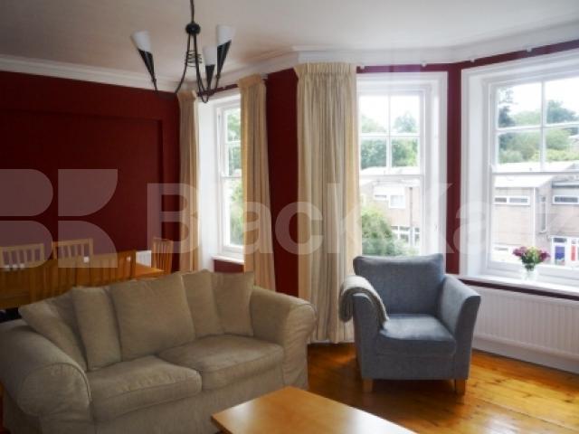 			2 Bedroom, 1 bath, 1 reception Flat			 Hillside Gardens, Highgate