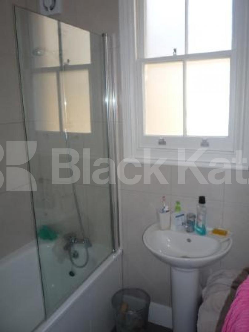 			3 Bedroom, 1 bath, 1 reception Flat			 Hillfield Avenue, CROUCH END