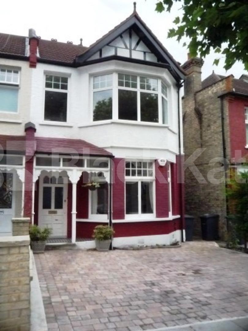 			2 Bedroom, 1 bath, 1 reception Flat			 Redston Road, Crouch End