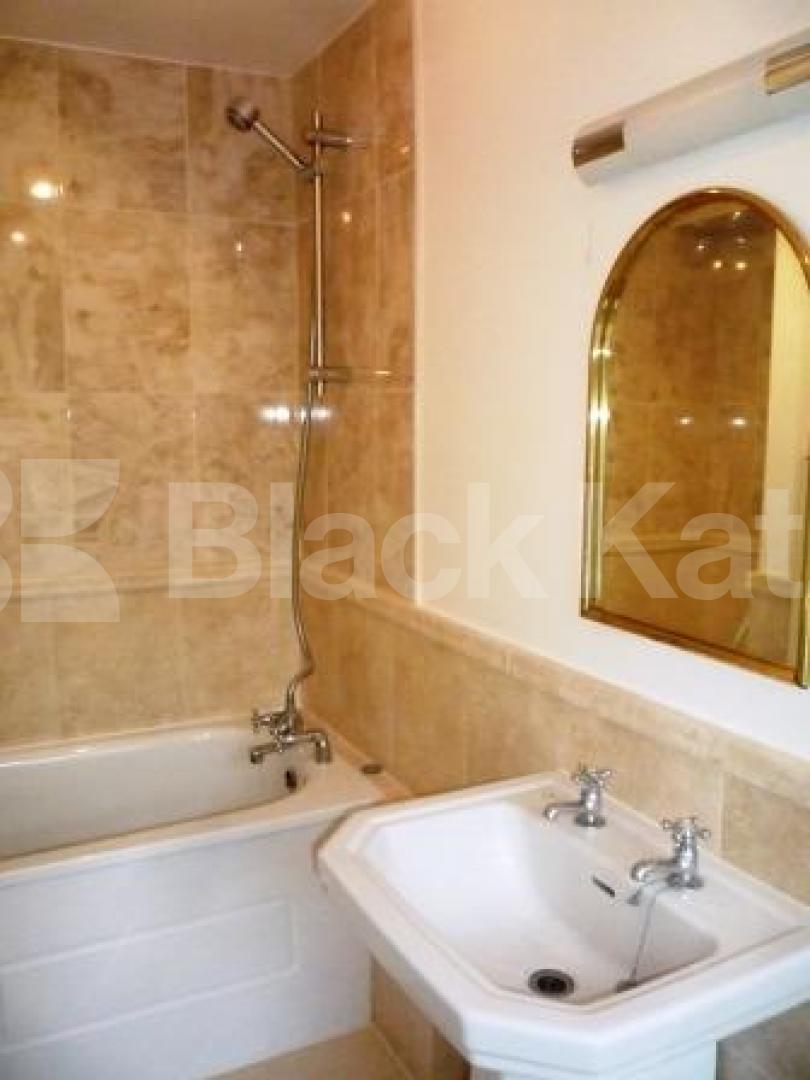 			3 Bedroom, 1 bath, 1 reception Flat			 Hurst Avenue, Highgate