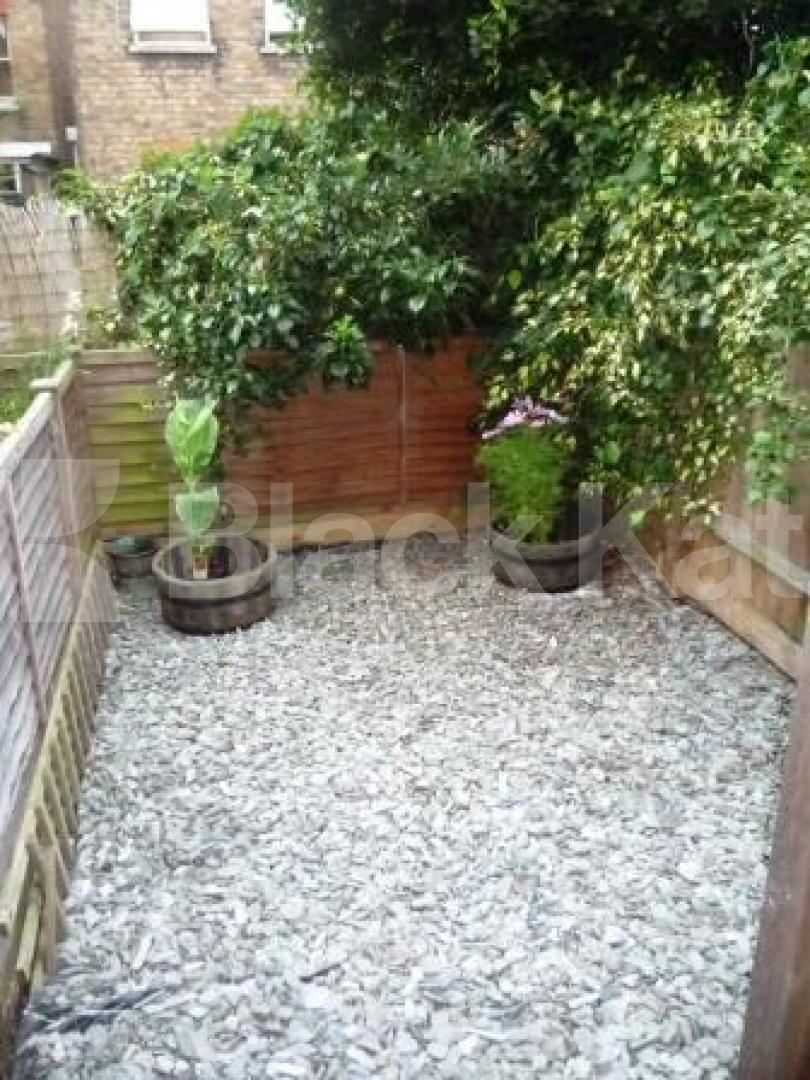 			2 Bedroom, 1 bath, 1 reception Flat			 South View Road, CROUCH END