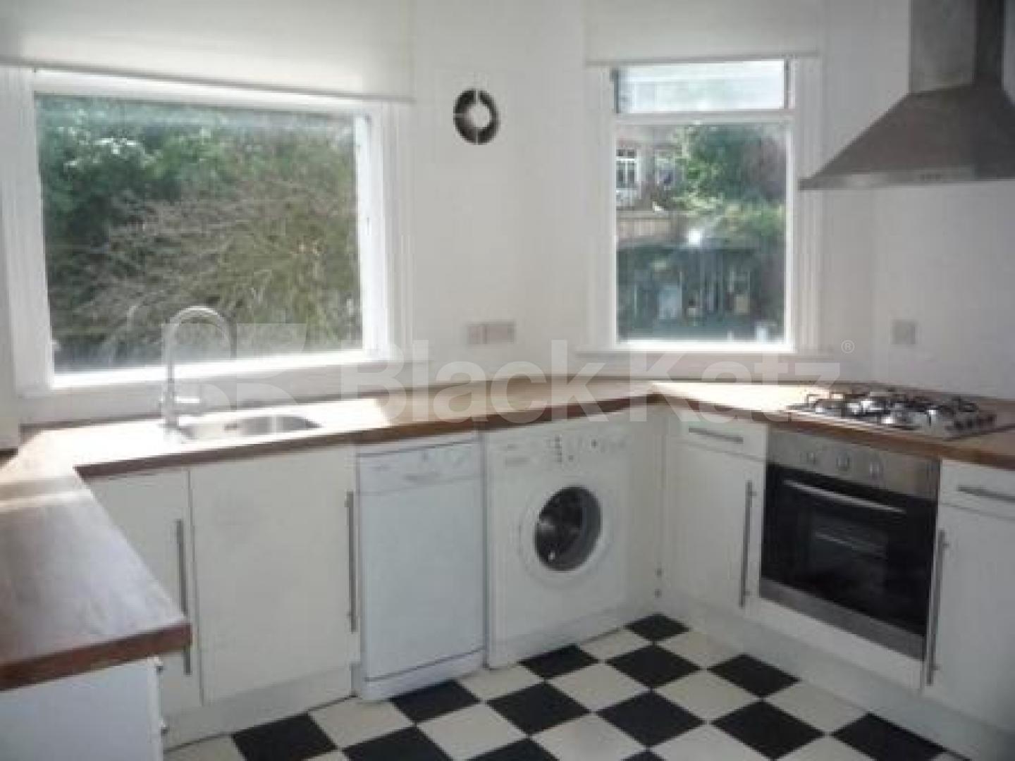 			Under offer, 2 Bedroom, 1 bath, 1 reception Flat			 Victoria Road, Alexandra Palace