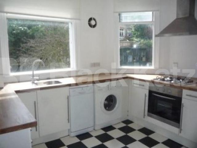 			Under offer, 2 Bedroom, 1 bath, 1 reception Flat			 Victoria Road, Alexandra Palace