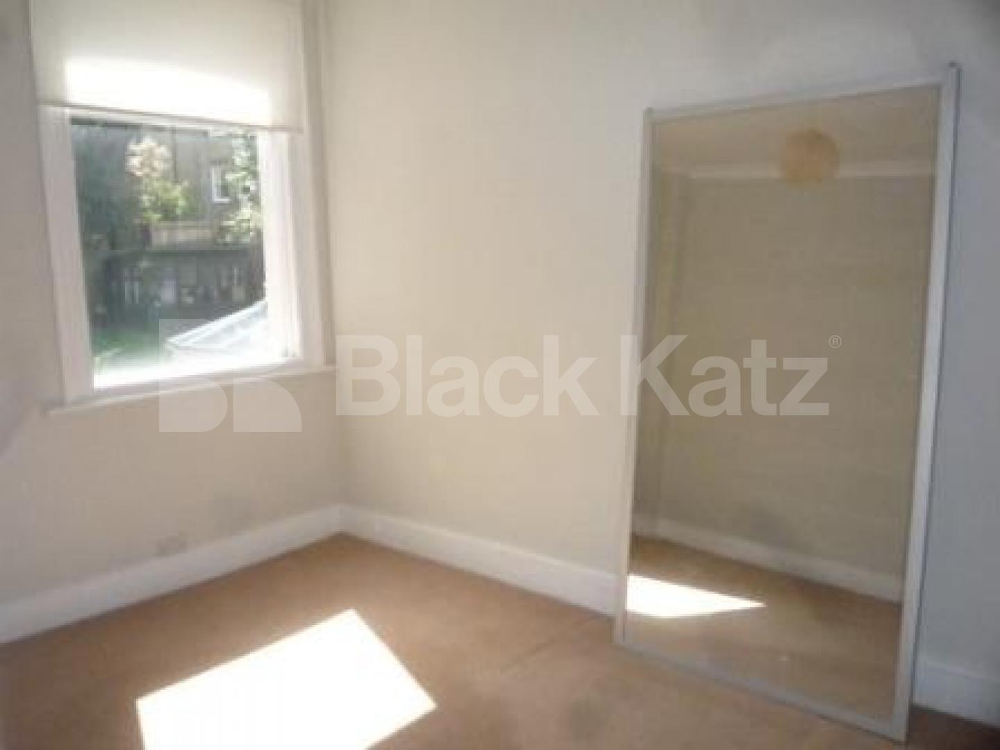 			Under offer, 2 Bedroom, 1 bath, 1 reception Flat			 Victoria Road, Alexandra Palace