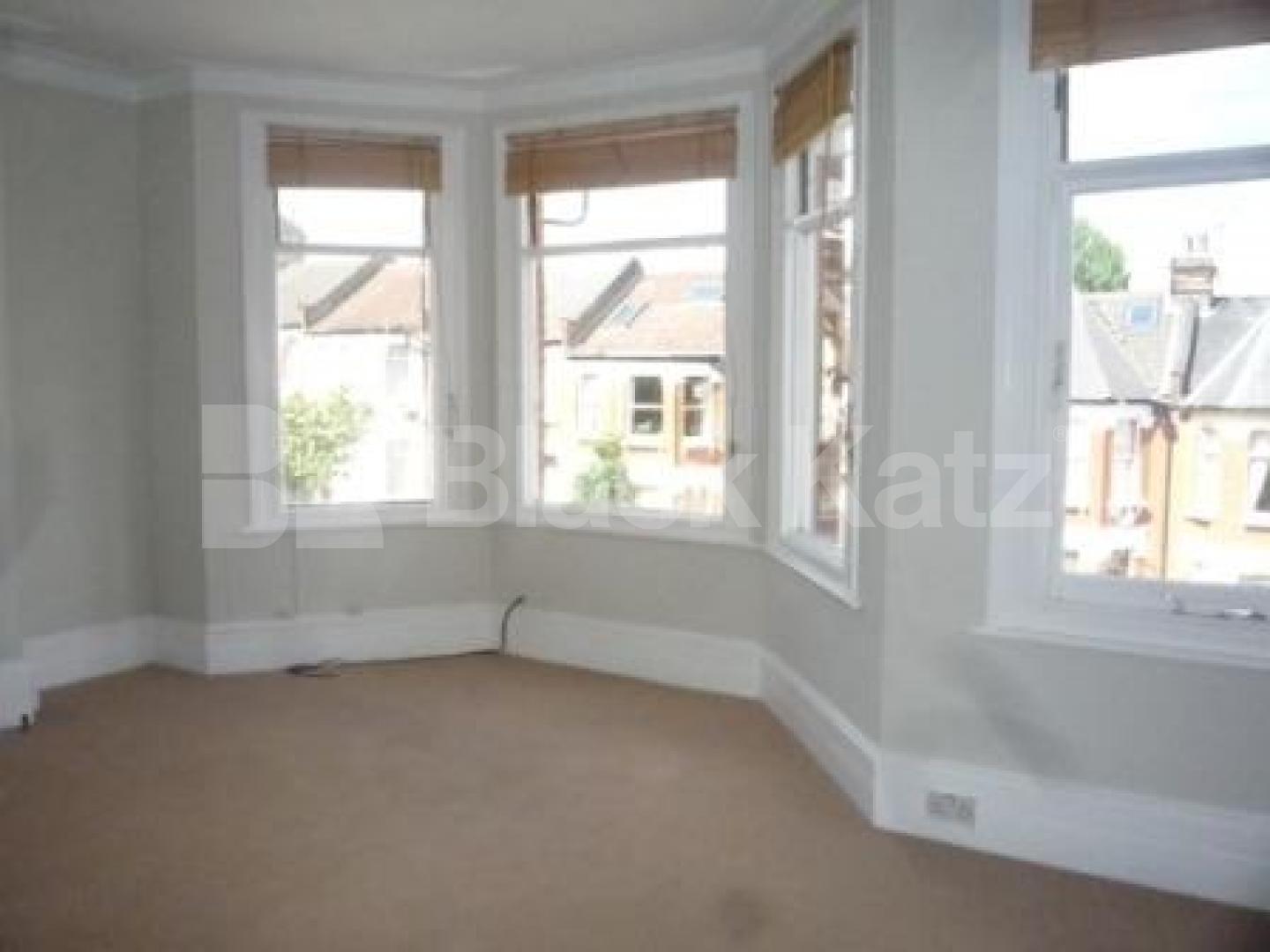			Under offer, 2 Bedroom, 1 bath, 1 reception Flat			 Victoria Road, Alexandra Palace