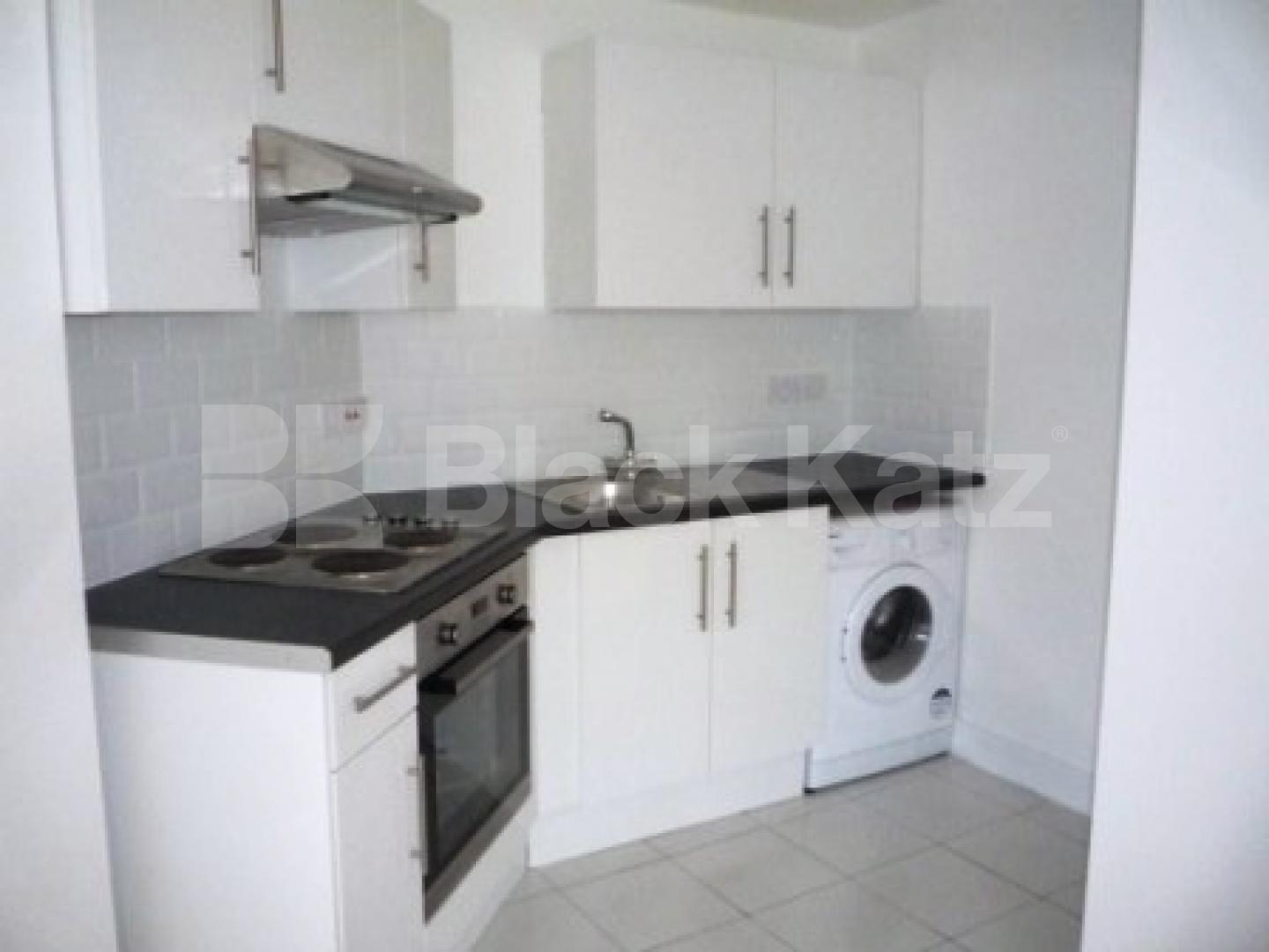 			3 FLATS AVAILABLE, 1 Bedroom, 1 bath, 1 reception Flat			 Turnpike Lane, Turnpike Lane