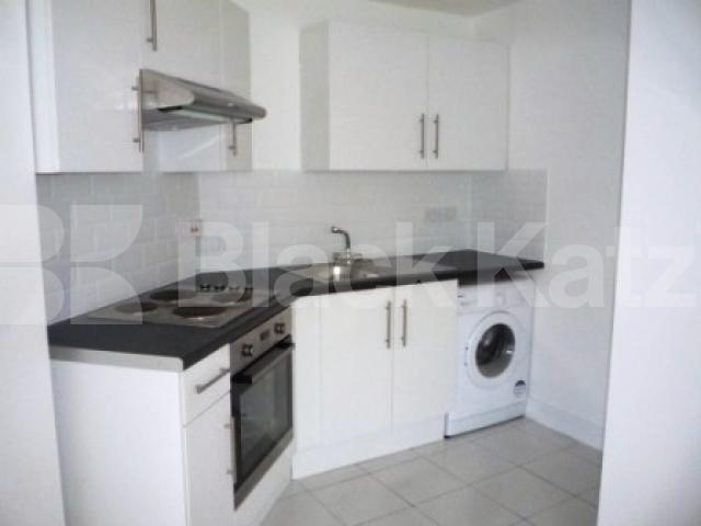 			3 FLATS AVAILABLE, 1 Bedroom, 1 bath, 1 reception Flat			 Turnpike Lane, Turnpike Lane