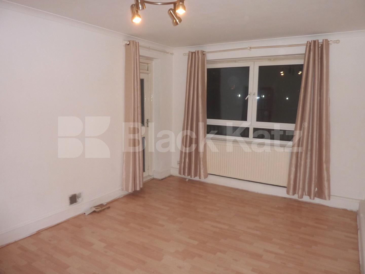 			CENTRAL LOCATION! , 3 Bedroom, 1 bath, 1 reception Flat			 Blomfield Villas, WARWICK AVENUE