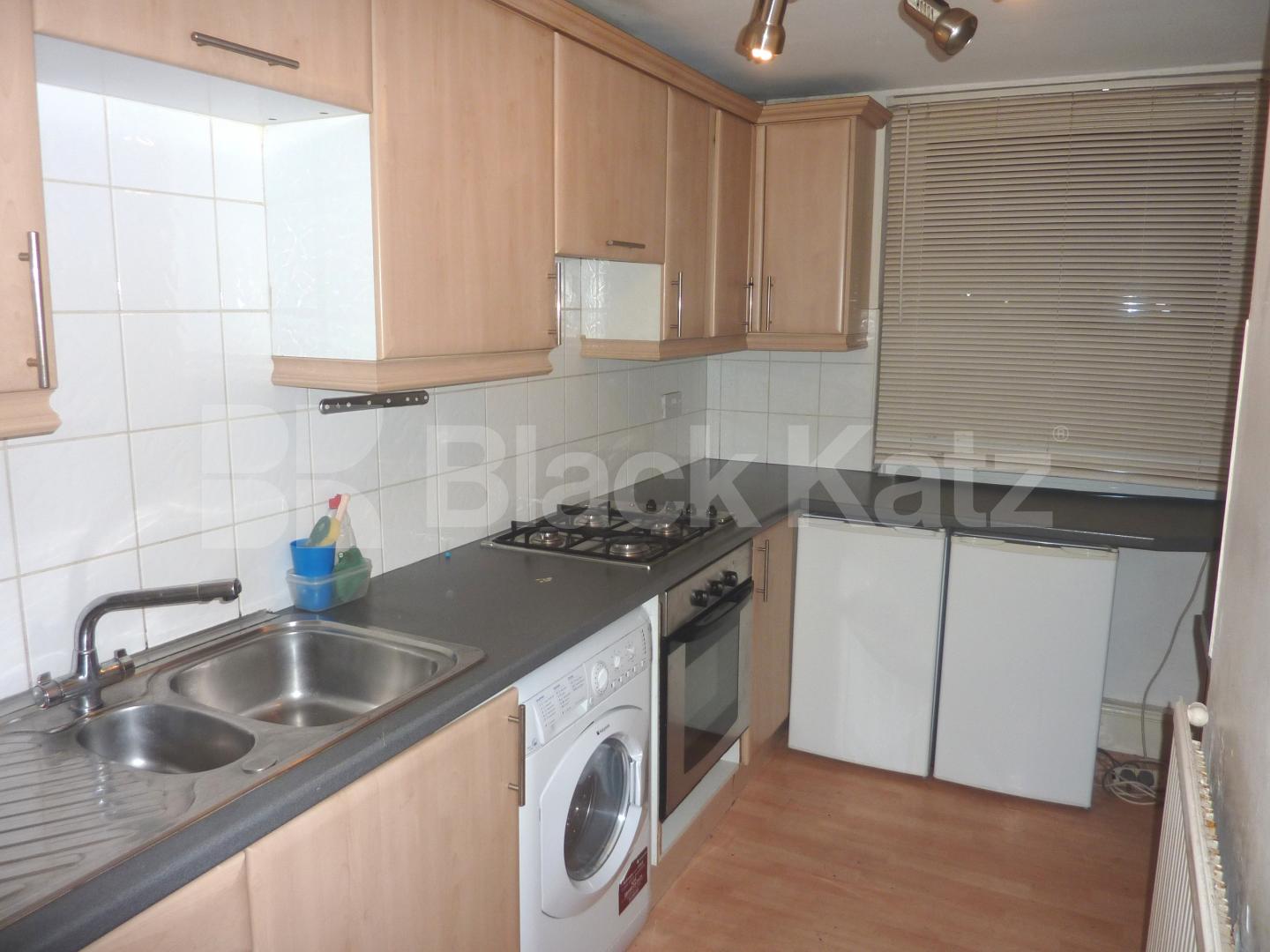 			CENTRAL LOCATION! , 3 Bedroom, 1 bath, 1 reception Flat			 Blomfield Villas, WARWICK AVENUE