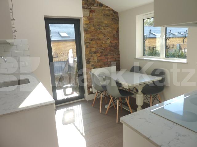 			AMAZING 3 BED, MUST SEE! , 3 Bedroom, 1 bath, 1 reception Flat			 Hatchard Road, UPPER HOLLOWAY 