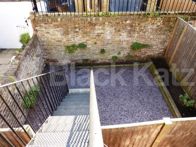 			AMAZING 3 BED, MUST SEE! , 3 Bedroom, 1 bath, 1 reception Flat			 Hatchard Road, UPPER HOLLOWAY 