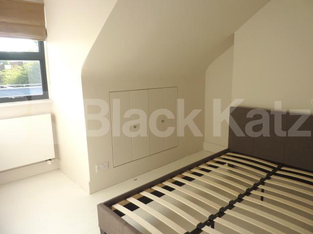 			AMAZING 3 BED, MUST SEE! , 3 Bedroom, 1 bath, 1 reception Flat			 Hatchard Road, UPPER HOLLOWAY 