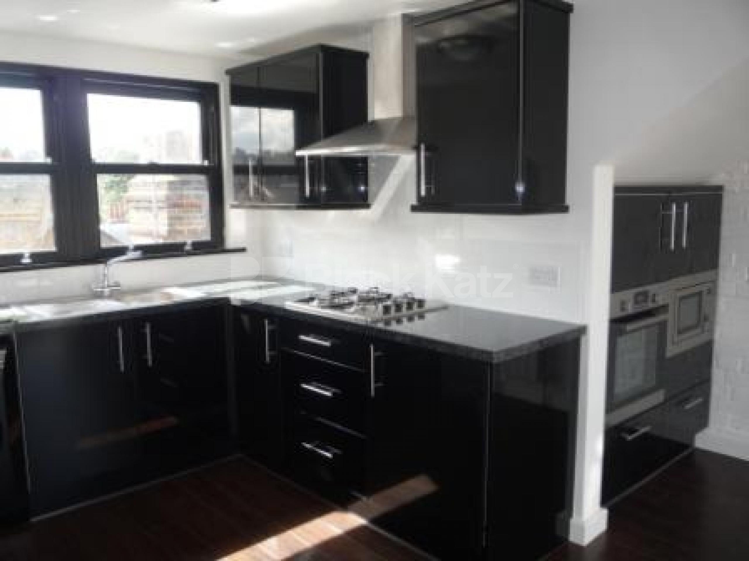 			1 Bedroom, 1 bath, 1 reception Flat			 High Street, Hornsey N8