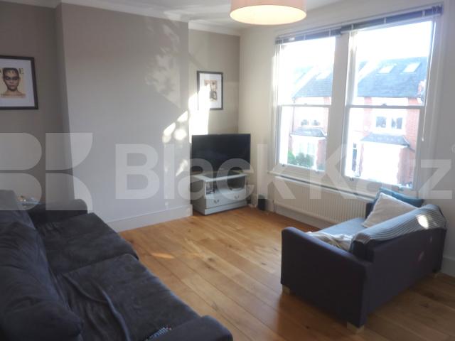 			AMAZING 3 BED, MUST SEE! , 3 Bedroom, 1 bath, 1 reception Flat			 Harberton Road, UPPER HOLLOWAY 