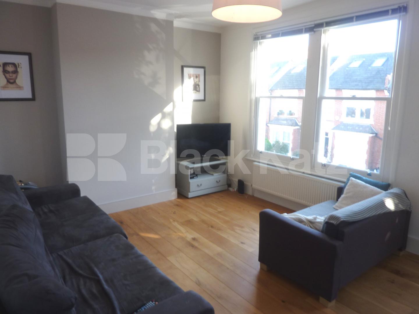 			AMAZING 3 BED, MUST SEE! , 3 Bedroom, 1 bath, 1 reception Flat			 Harberton Road, UPPER HOLLOWAY 