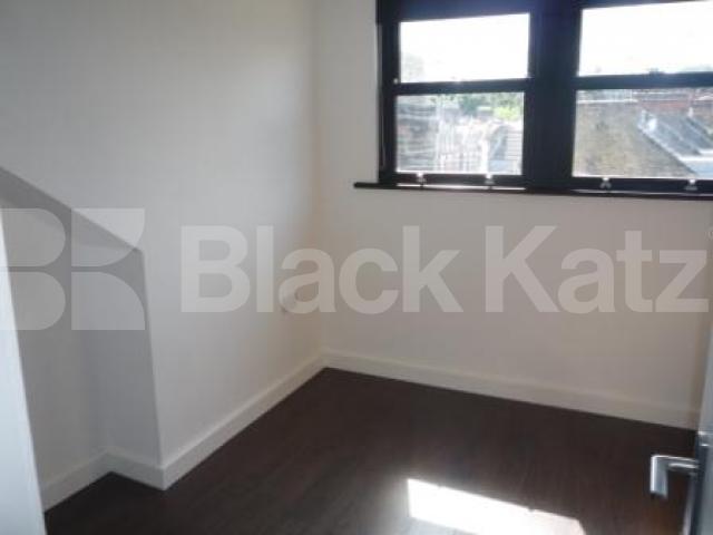 			1 Bedroom, 1 bath, 1 reception Flat			 High Street, Hornsey