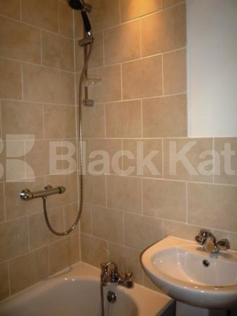 			1 month's deposit instead of 6 weeks saving £367!, 1 Bedroom, 1 bath, 1 reception Flat			 Myddleton Road, Bounds Green