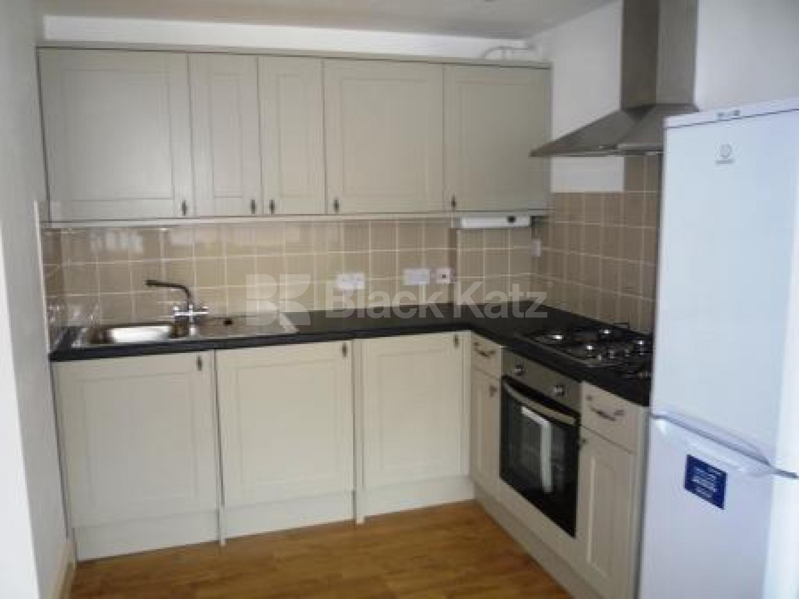 			1 month's deposit instead of 6 weeks saving £367!, 1 Bedroom, 1 bath, 1 reception Flat			 Myddleton Road, Bounds Green N22