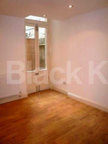 			1 month's deposit instead of 6 weeks saving £367!, 1 Bedroom, 1 bath, 1 reception Flat			 Myddleton Road, Bounds Green