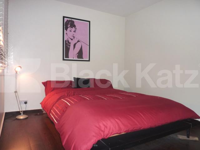 			MEWS HOUSE OVER 3 FLOORS WITH ROOF TERRACE!, 2 Bedroom, 1 bath, 1 reception Mews House			 Shrewsbury Mews, NOTTING HILL / BAYSWATER