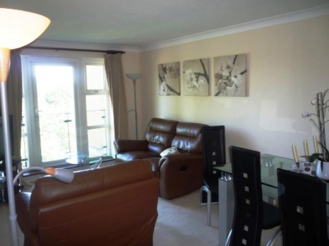 			2 Bedroom, 1 bath, 1 reception Flat			 Glebeland Close, FINCHLEY