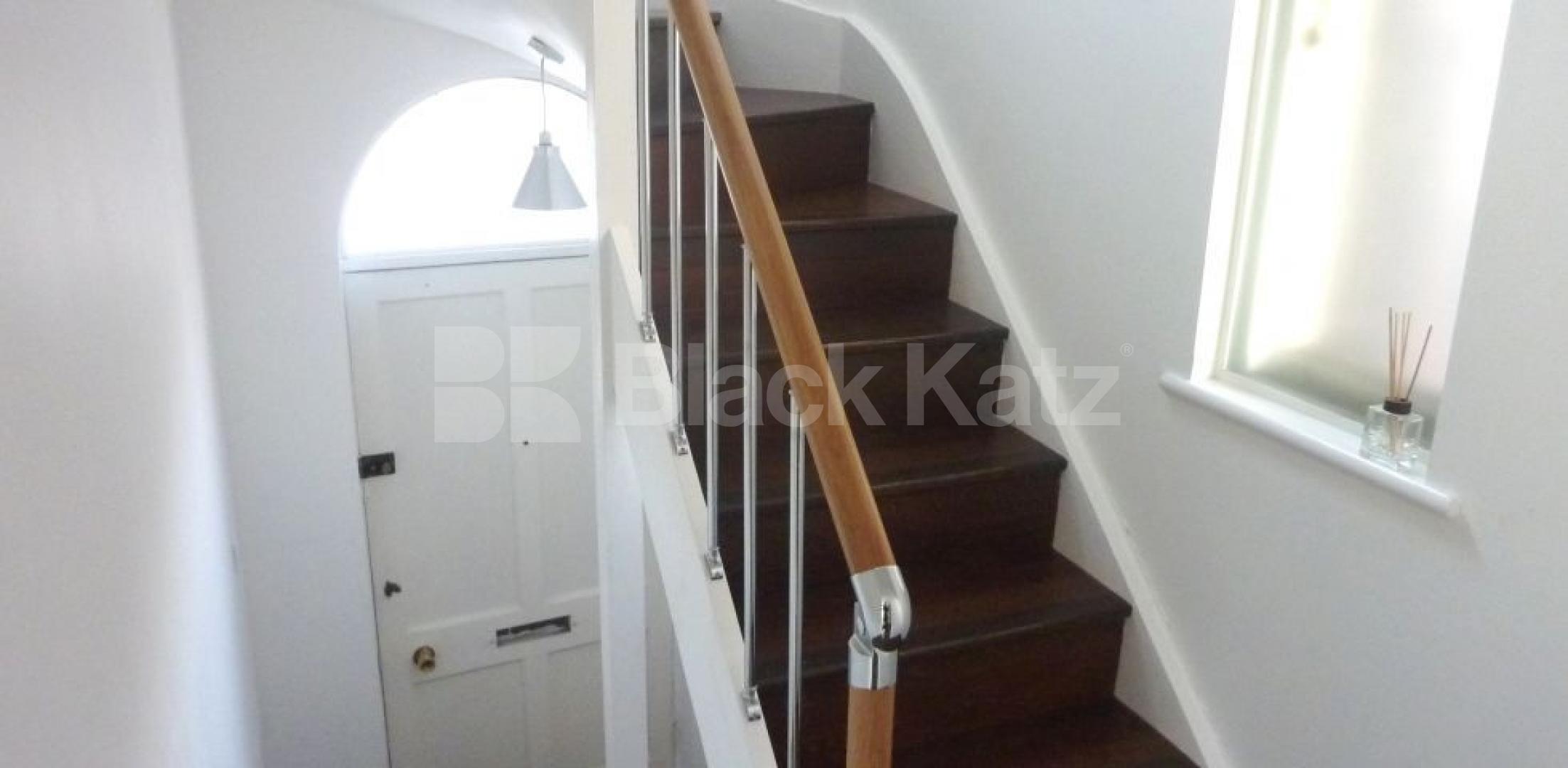 			MEWS HOUSE OVER 3 FLOORS WITH ROOF TERRACE!, 2 Bedroom, 1 bath, 1 reception Mews House			 Shrewsbury Mews, NOTTING HILL / BAYSWATER