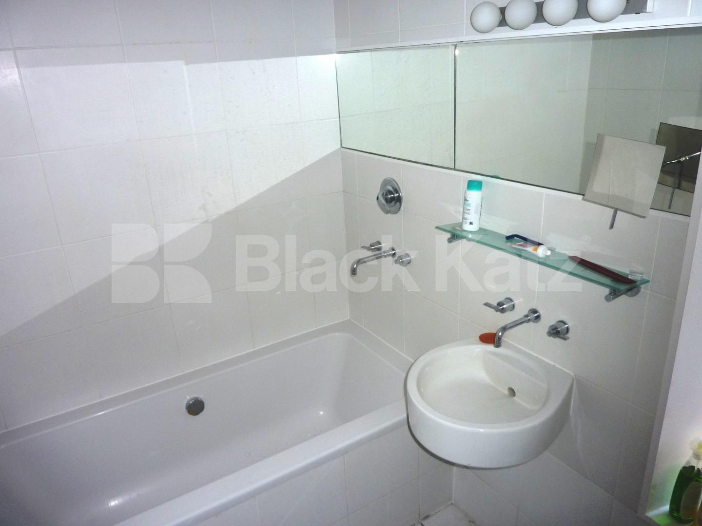 			MEWS HOUSE OVER 3 FLOORS WITH ROOF TERRACE!, 2 Bedroom, 1 bath, 1 reception Mews House			 Shrewsbury Mews, NOTTING HILL / BAYSWATER