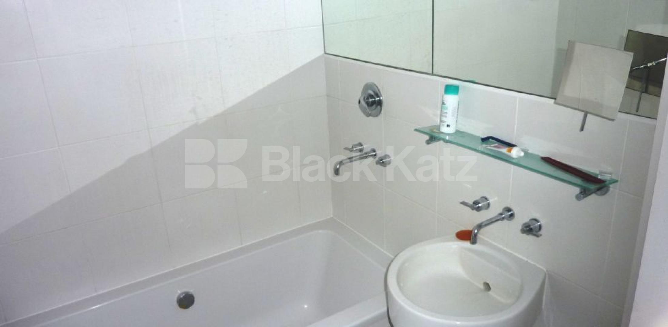 			MEWS HOUSE OVER 3 FLOORS WITH ROOF TERRACE!, 2 Bedroom, 1 bath, 1 reception Mews House			 Shrewsbury Mews, NOTTING HILL / BAYSWATER