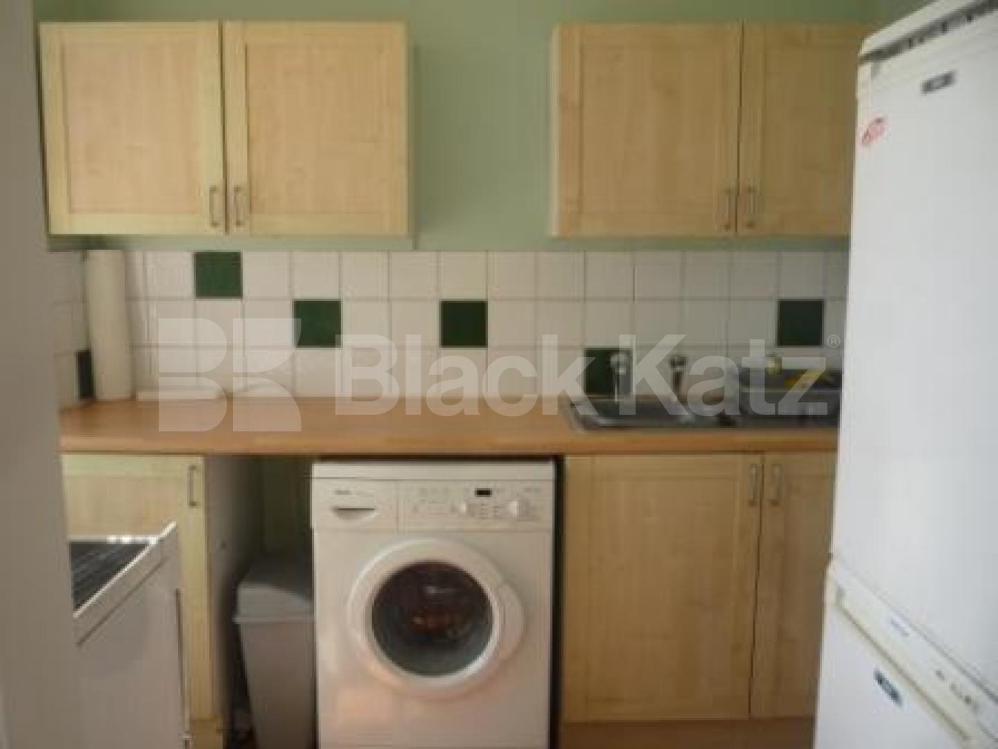 			2 Bedroom, 1 bath, 1 reception Flat			 Ridge Road, CROUCH END