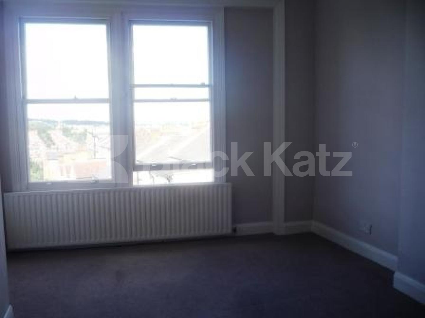 			2 Bedroom, 1 bath, 1 reception Flat			 Ridge Road, CROUCH END