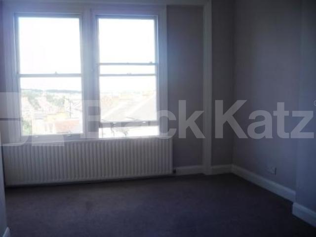 			2 Bedroom, 1 bath, 1 reception Flat			 Ridge Road, CROUCH END