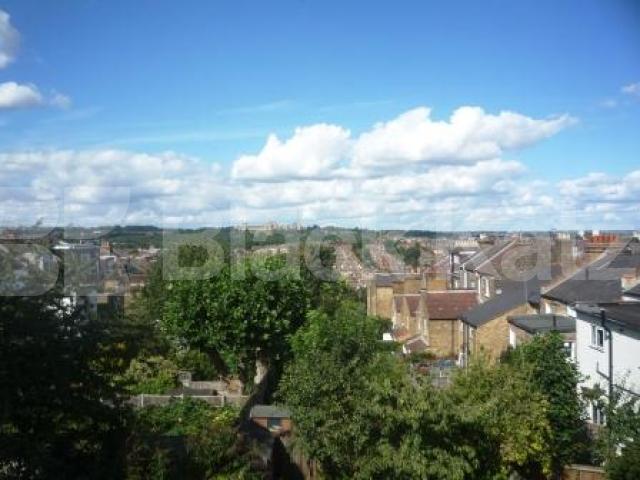 			2 Bedroom, 1 bath, 1 reception Flat			 Ridge Road, CROUCH END