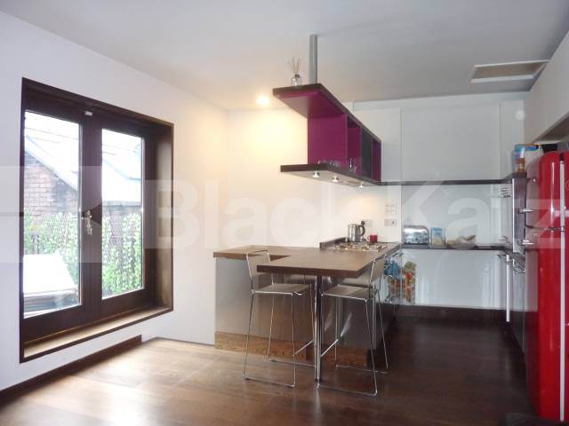 			MEWS HOUSE OVER 3 FLOORS WITH ROOF TERRACE!, 2 Bedroom, 1 bath, 1 reception Mews House			 Shrewsbury Mews, NOTTING HILL / BAYSWATER