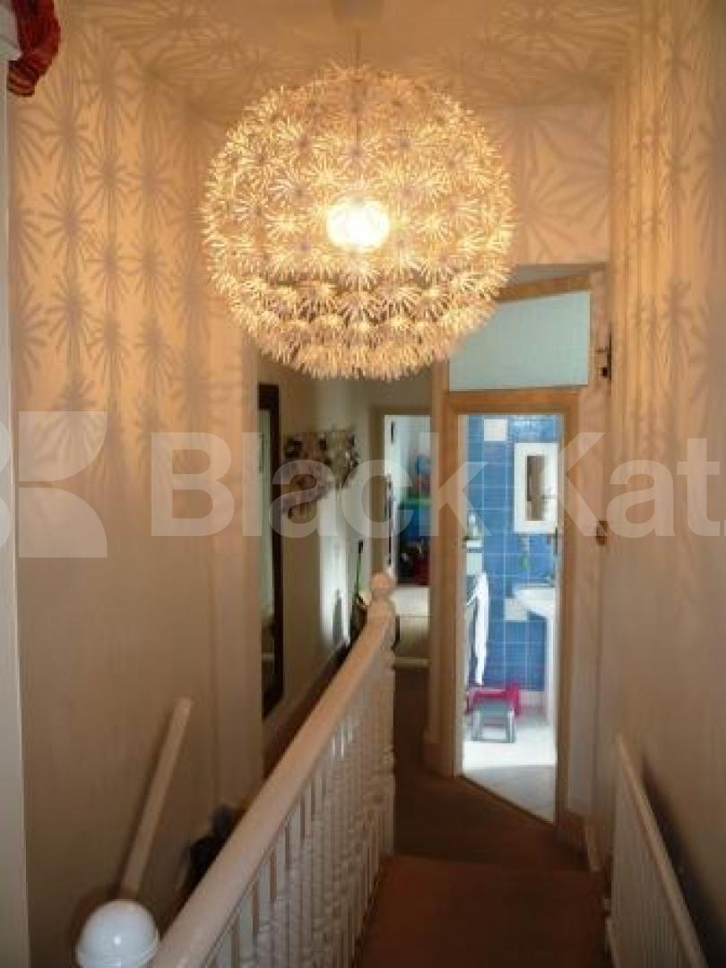 			2 Bedroom, 1 bath, 1 reception Flat			 Greenham Road, MUSWELL HILL