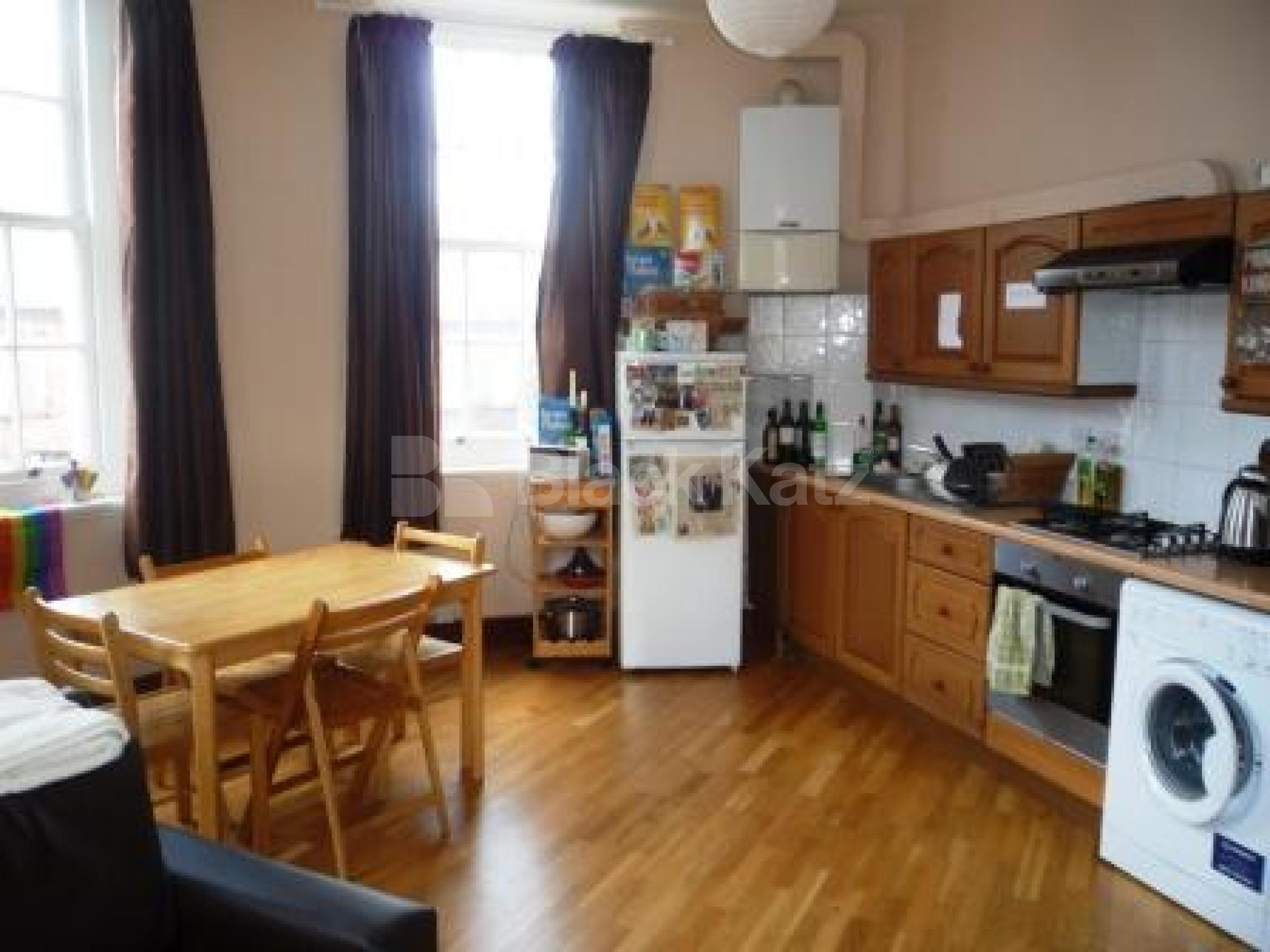 			2 Bedroom, 1 bath, 1 reception Flat			 High Road, Wood Green N22