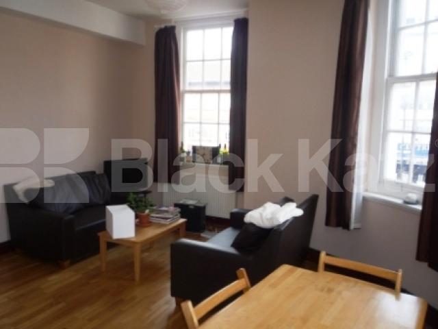 			2 Bedroom, 1 bath, 1 reception Flat			 High Road, Wood Green