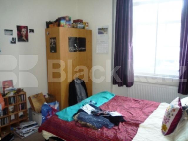			2 Bedroom, 1 bath, 1 reception Flat			 High Road, Wood Green