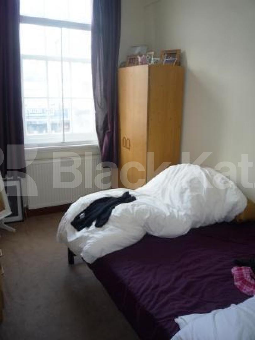 			2 Bedroom, 1 bath, 1 reception Flat			 High Road, Wood Green