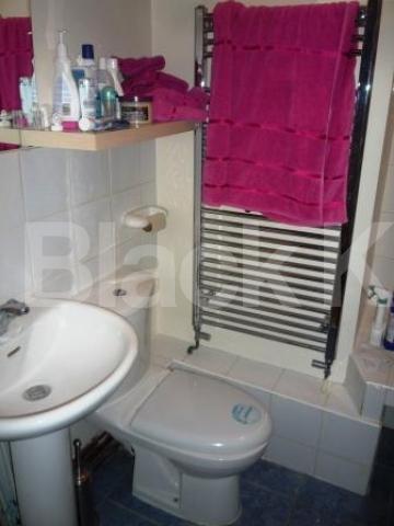 			2 Bedroom, 1 bath, 1 reception Flat			 High Road, Wood Green