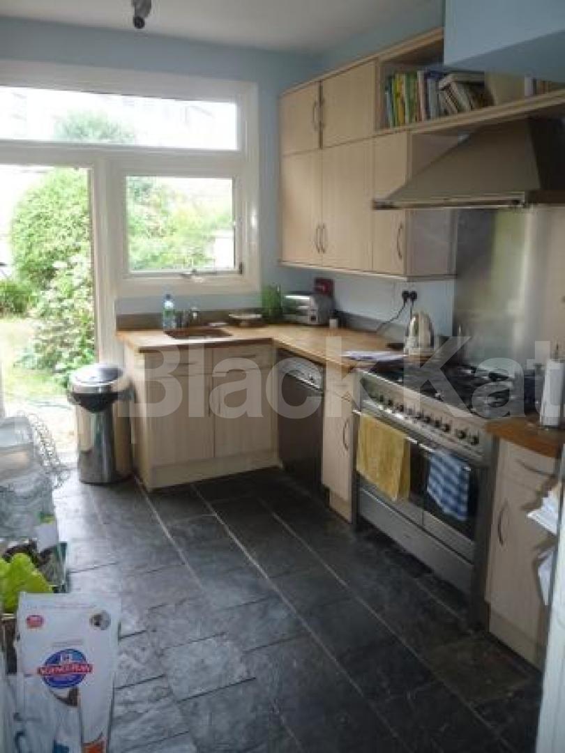 			3 Bedroom, 1 bath, 1 reception Terraced House			 Rectory Gardens, Crouch End