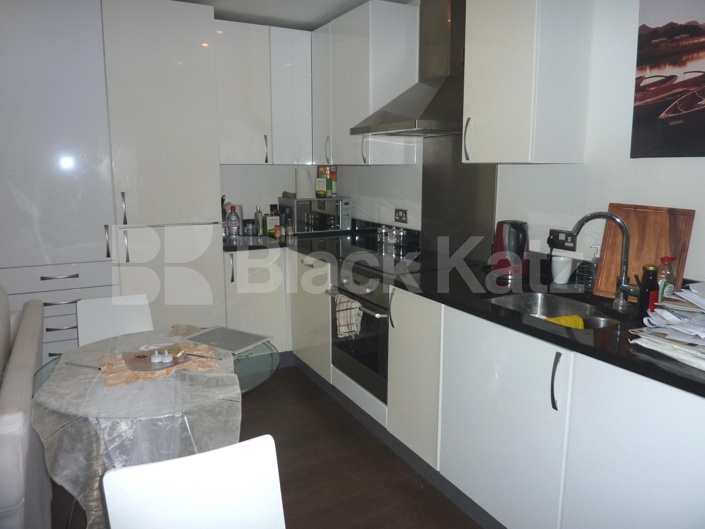 			MODERN CONTEMPORARY 1 BED!, 1 Bedroom, 1 bath, 1 reception Flat			 St Pancras Way, CAMDEN