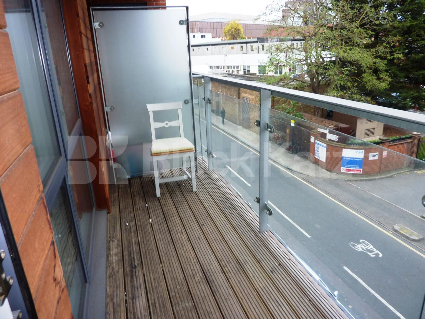 			MODERN CONTEMPORARY 1 BED!, 1 Bedroom, 1 bath, 1 reception Flat			 St Pancras Way, CAMDEN