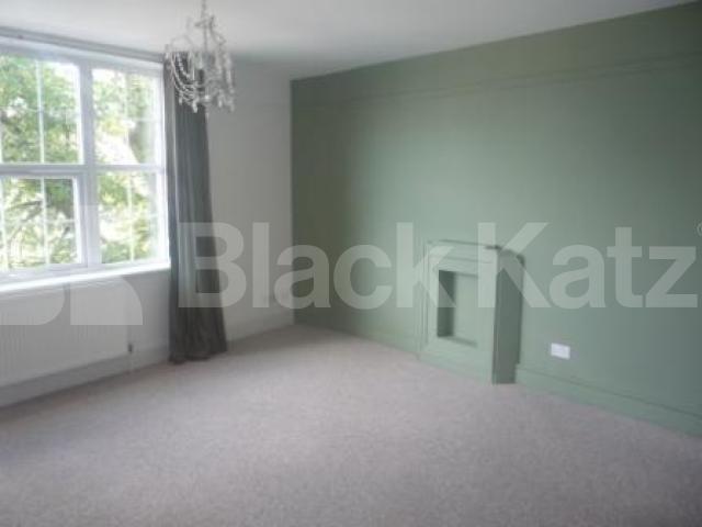 			Studio Apartment, 1 bath, 1 reception Studio			 North Hill, Highgate